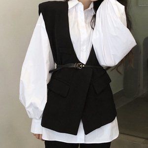 Wear a shirt that matches the fashion of instagram women